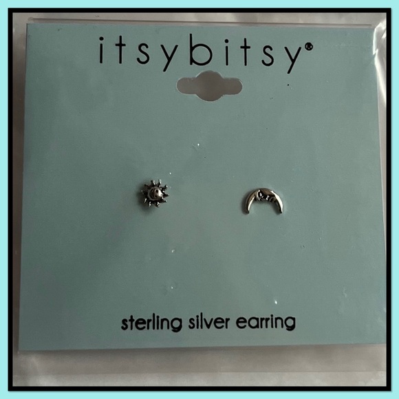 ☀️New☀️Asymmetrical Star & Moon Earrings☀️💫 - Picture 4 of 5